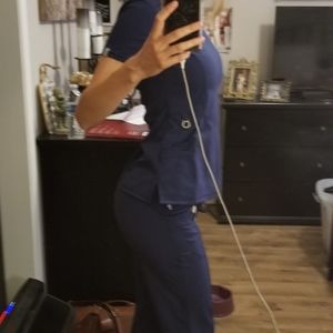 Navy blue scrub set!